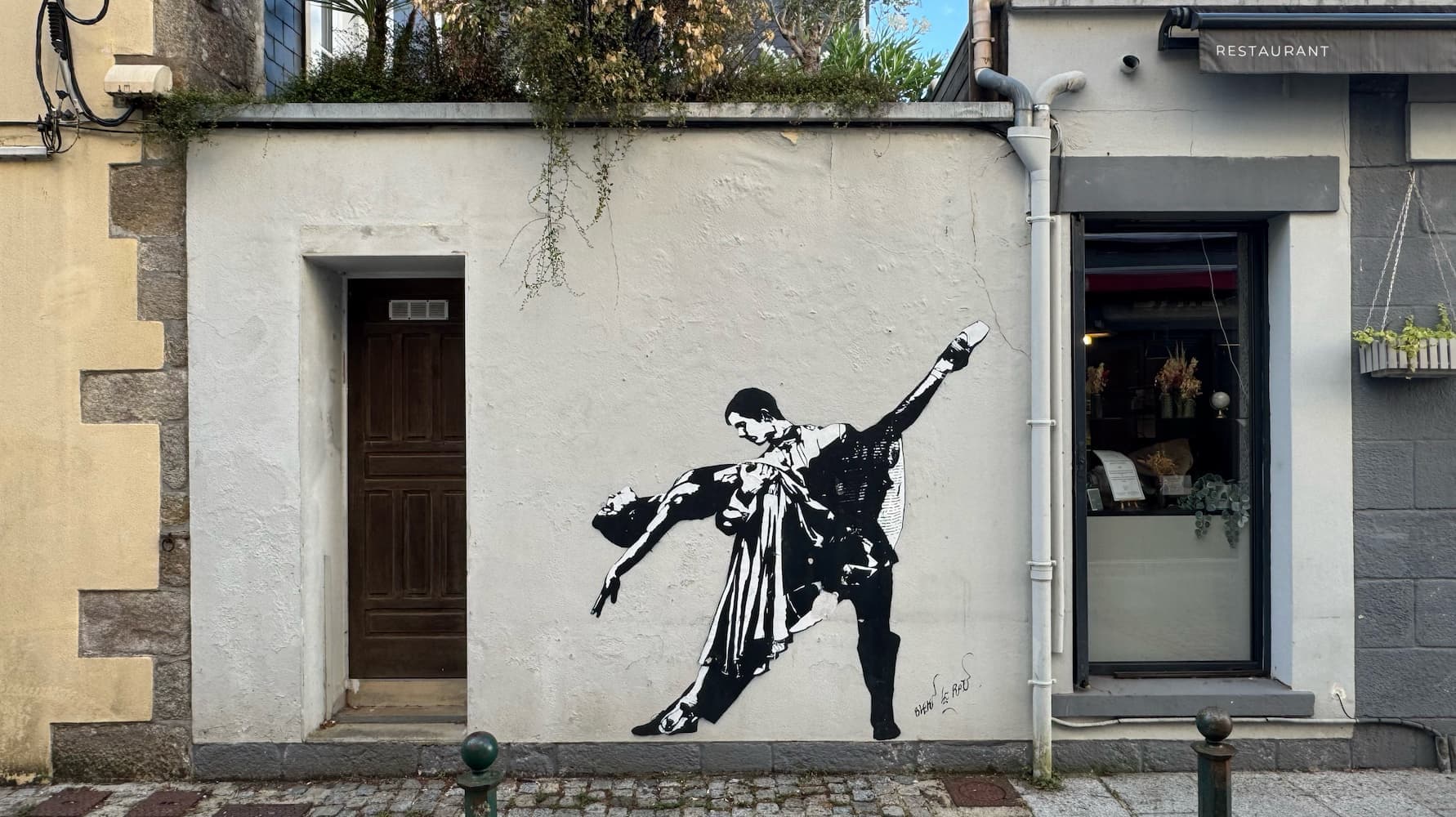 Blek le Rat - Couple de danseurs - Oeuvre au pochoir réalisée à Quimper - Galerie Jumble